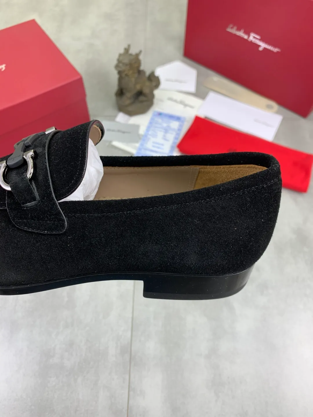 Men's men's shoes 💰P600💰[New model] High quality water-dyed cowhide 🆘[Salvatore Ferragamo] Ferragamo's latest casual business leather shoes for men! Listed simultaneously! The fabric is made of specially imported original calfskin, and the interior is made of imported water-dyed cowhide. It is absolutely luxurious and leads the fashion trend. High-end rubber outsole, size: 38-44 (45 and 46 can be customized) 5️⃣ colors available